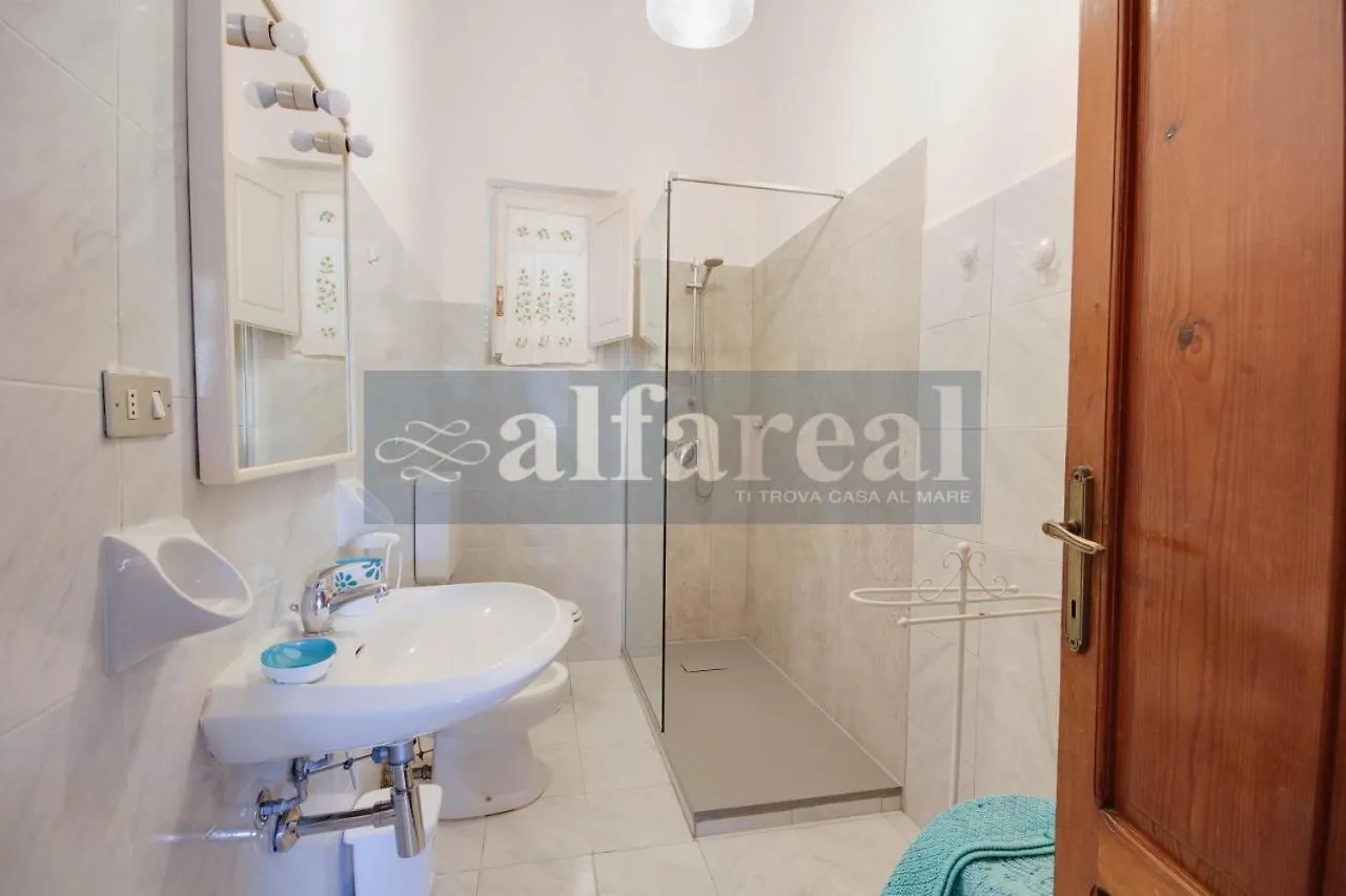 Apartment Mazzini, 3 Camere, Terrazza, E A Soli 150 M Dal Mare! By Alfareal Castiglione della Pescaia Italy